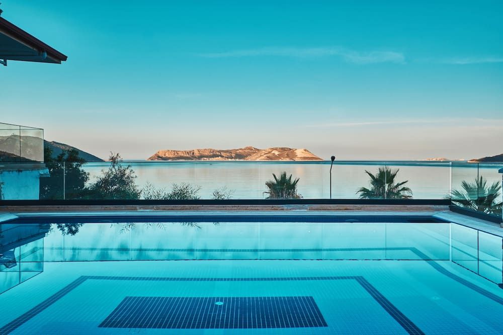 בריכה תמונה