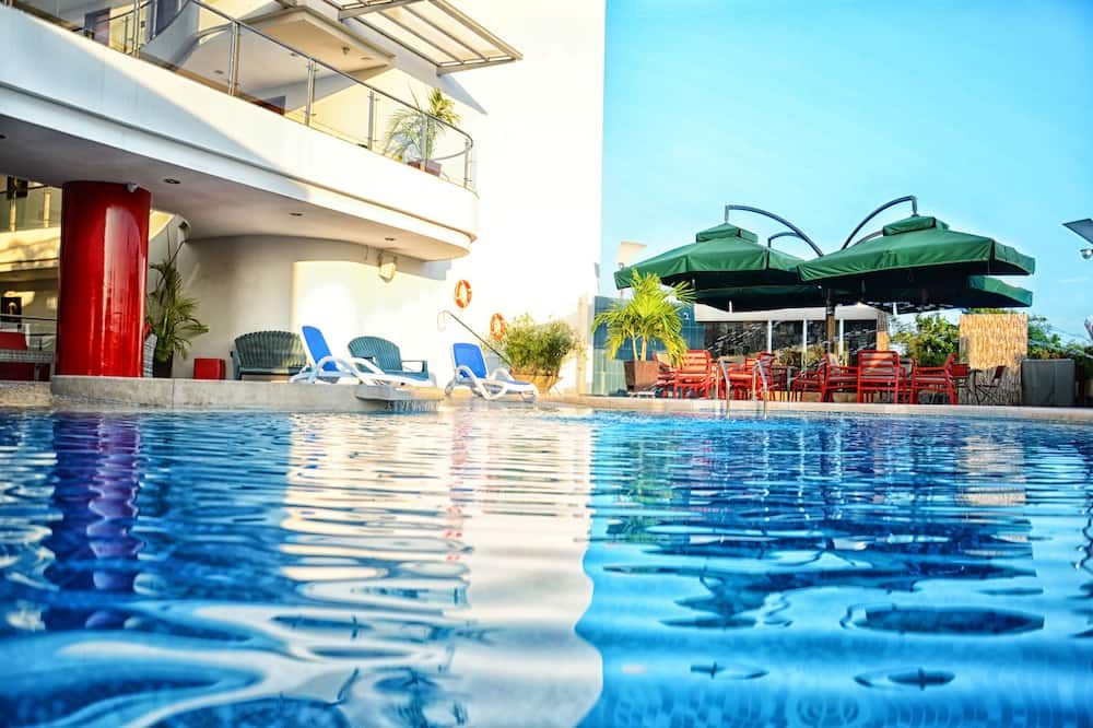 בריכה תמונה