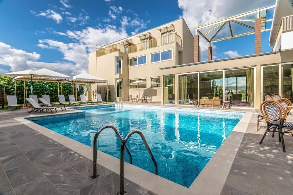 בריכה תמונה