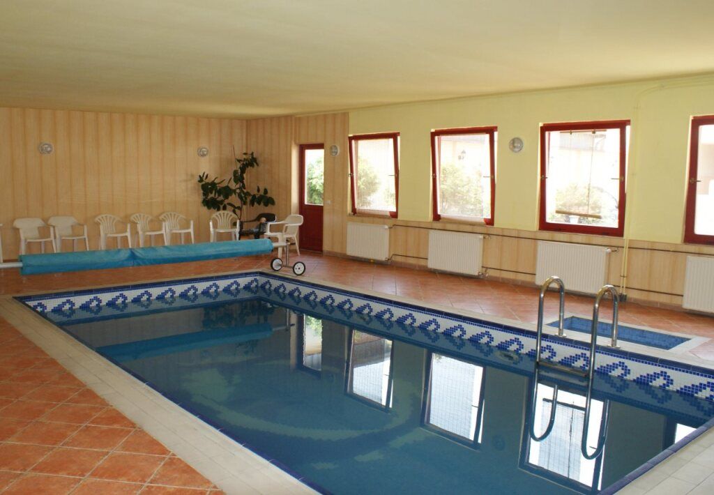 בריכה תמונה