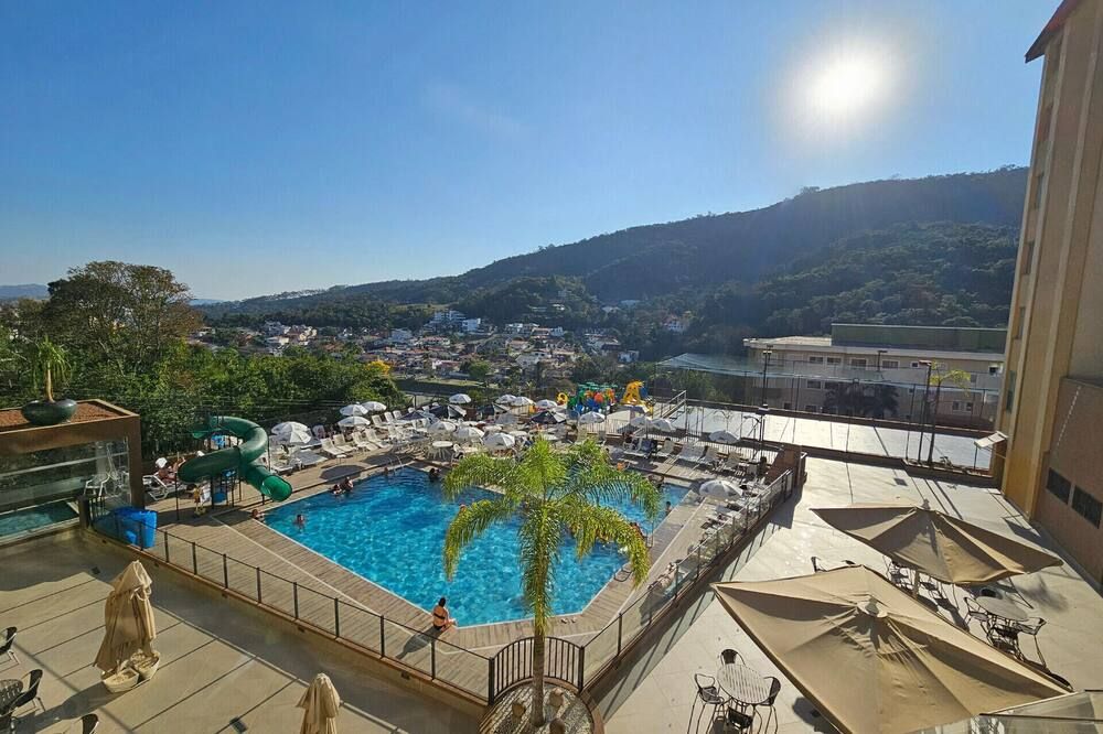 בריכה תמונה