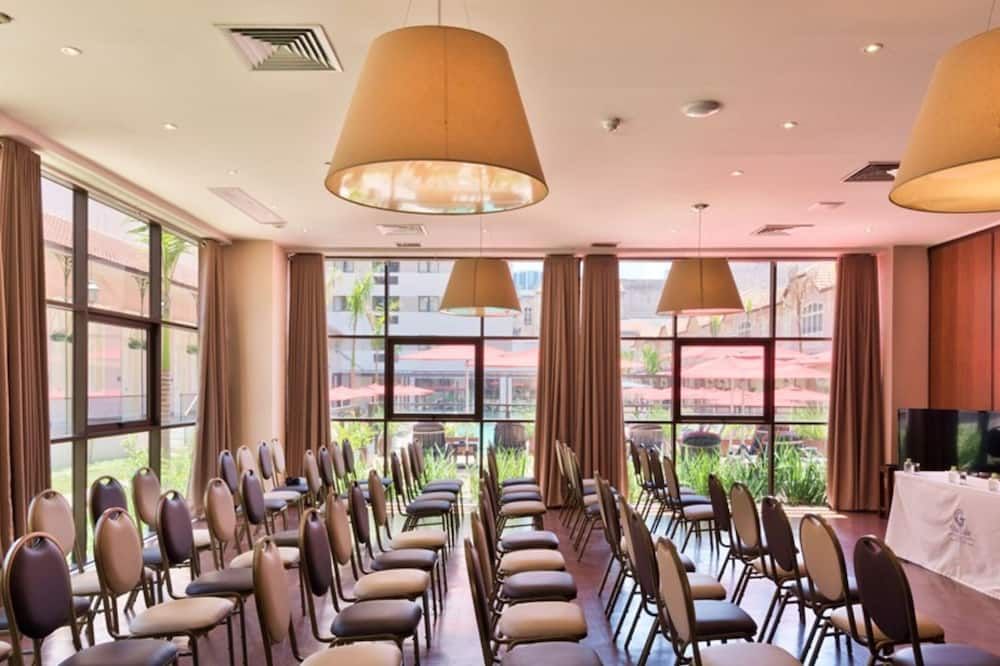 מסעדה תמונה