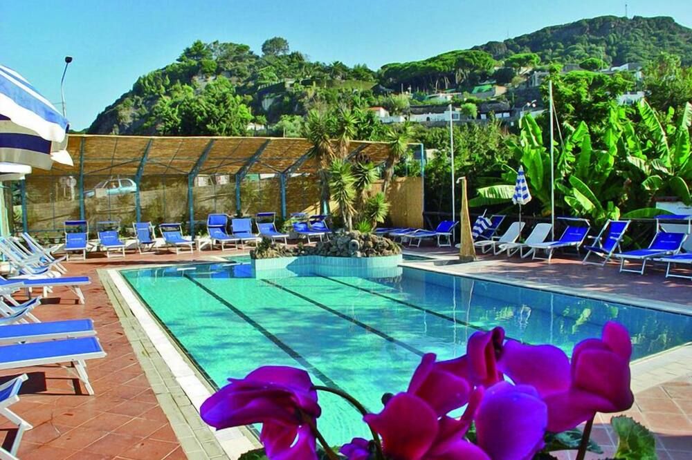 בריכה תמונה