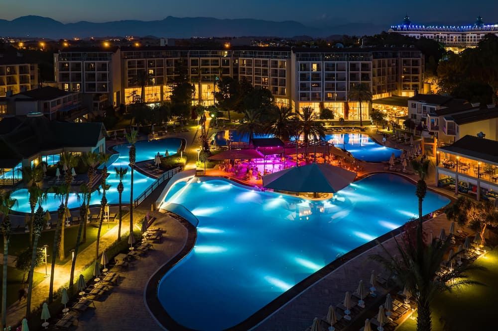 בריכה תמונה