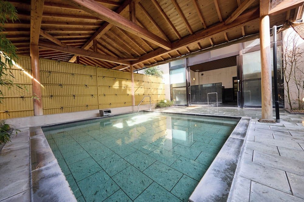 בריכה תמונה