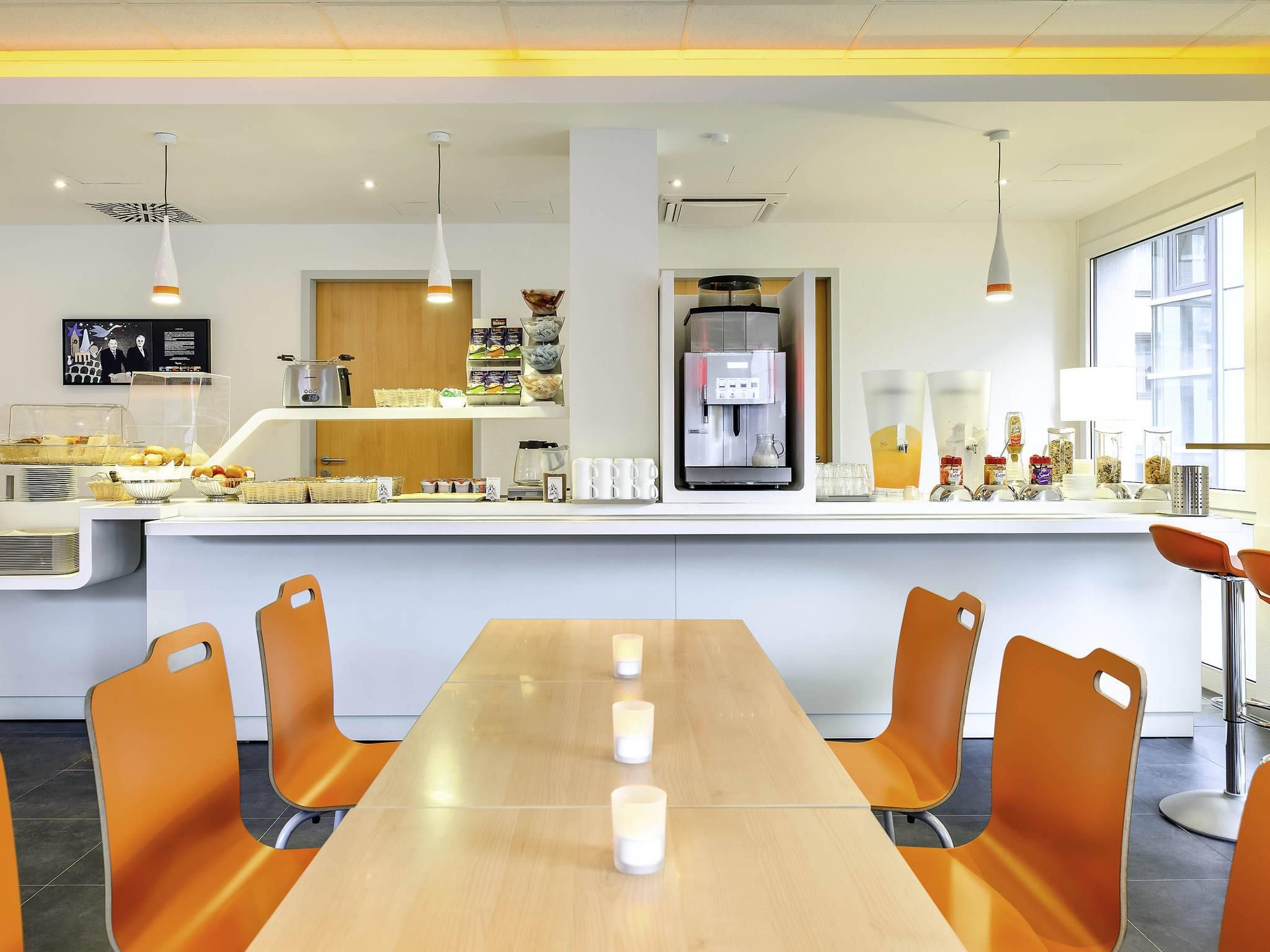 מסעדה תמונה