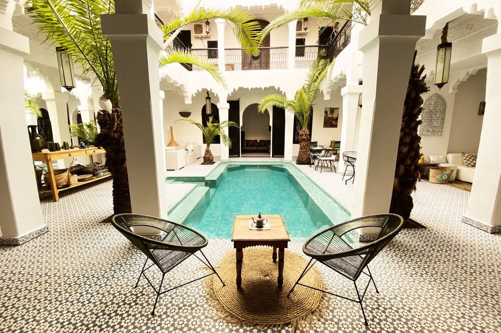 בריכה תמונה