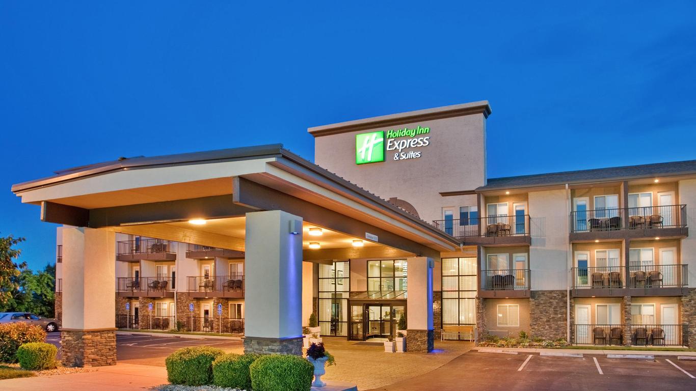 Holiday Inn Express Hotel & Suites Branson 76 Central, An IHG Hotel