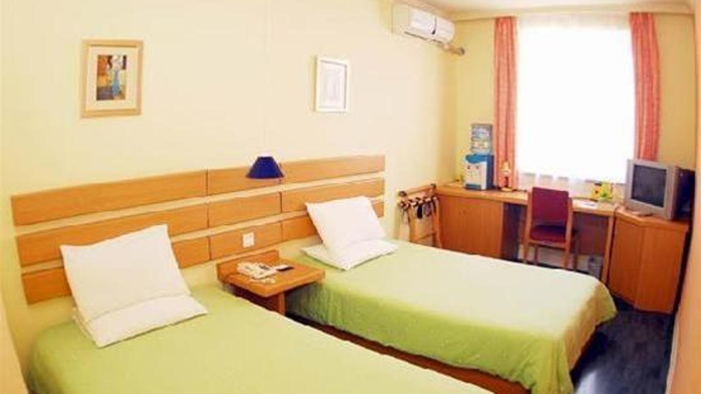 Home Inn Shuangjin