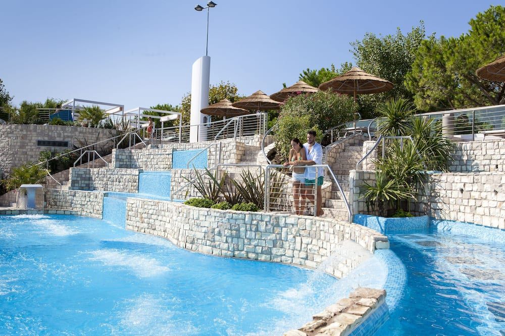 בריכה תמונה