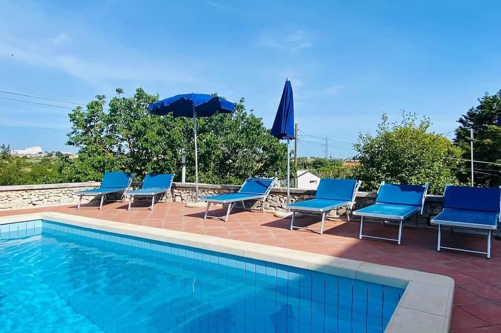 בריכה תמונה