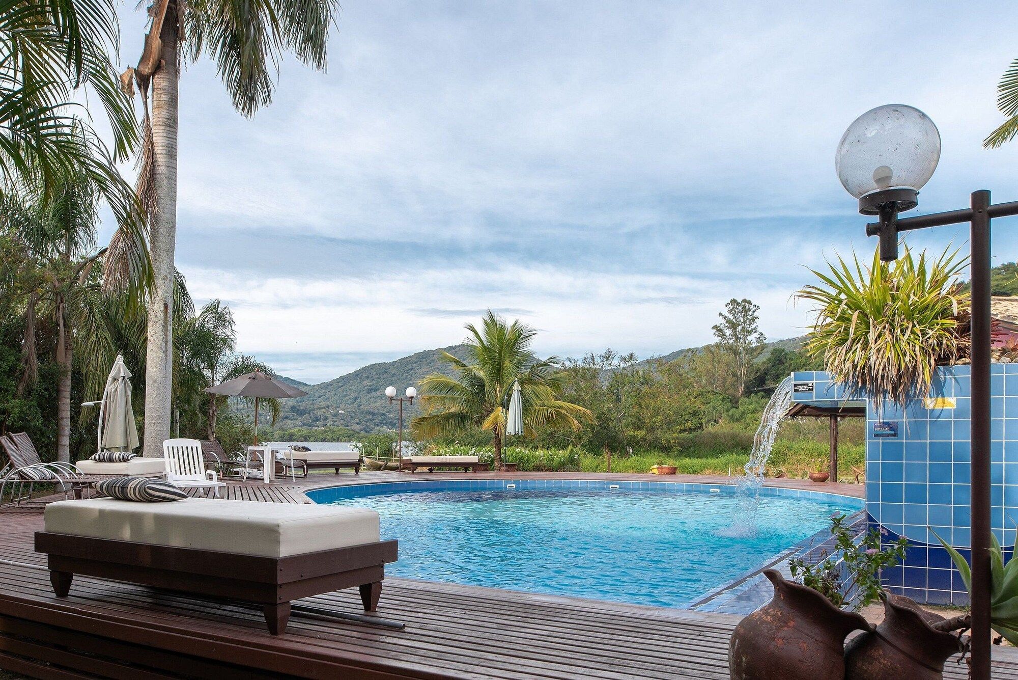 בריכה תמונה