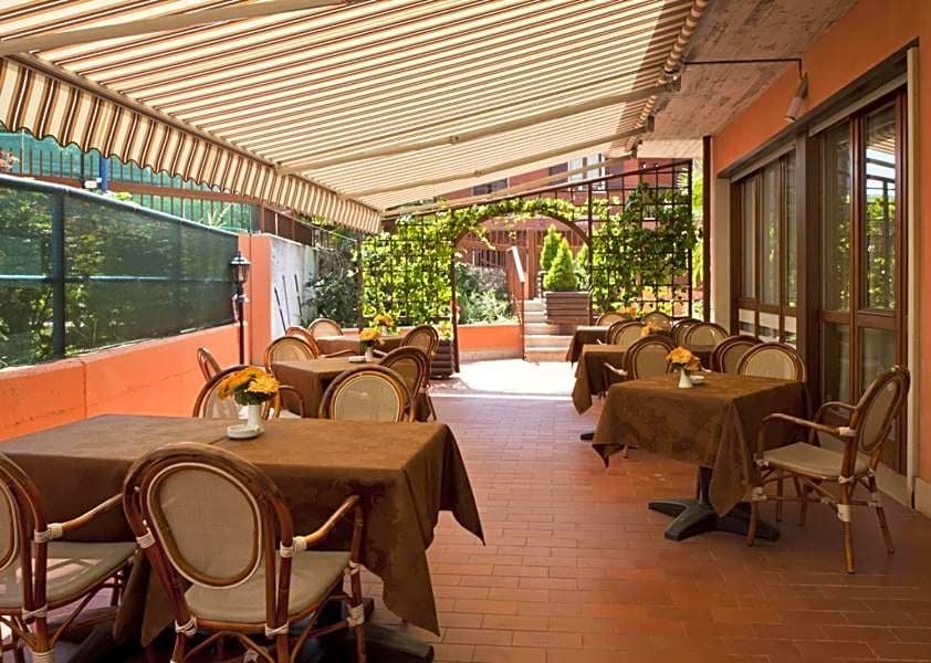 מסעדה תמונה