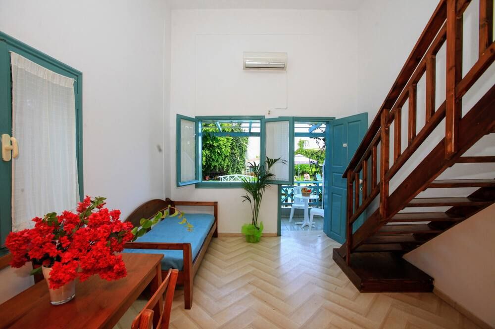 אחר תמונה