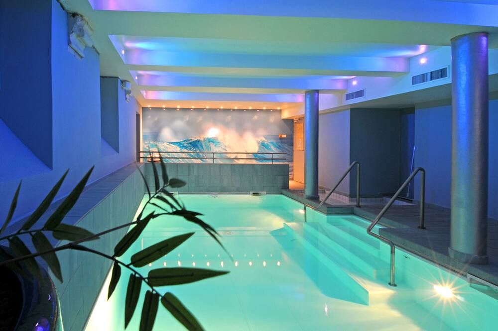 בריכה תמונה