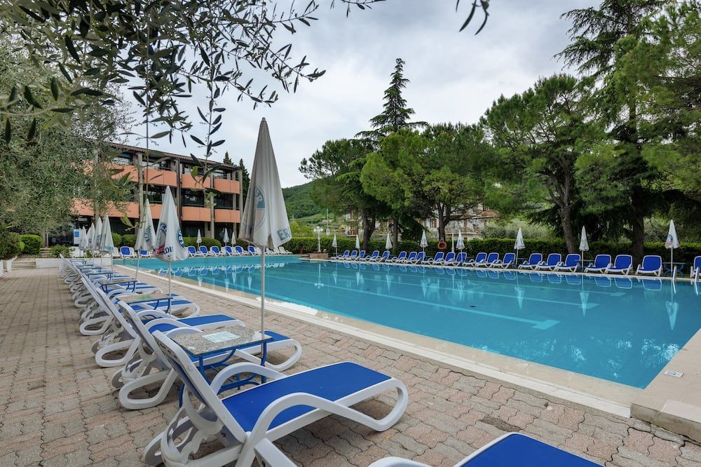 בריכה תמונה