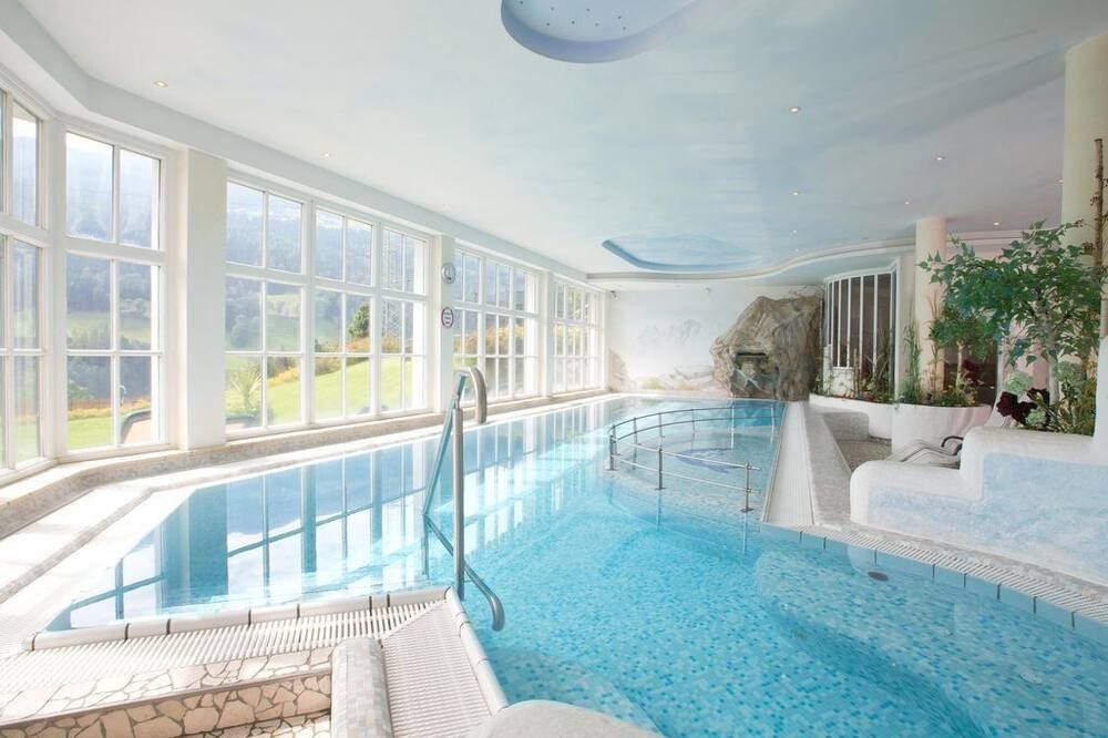 בריכה תמונה