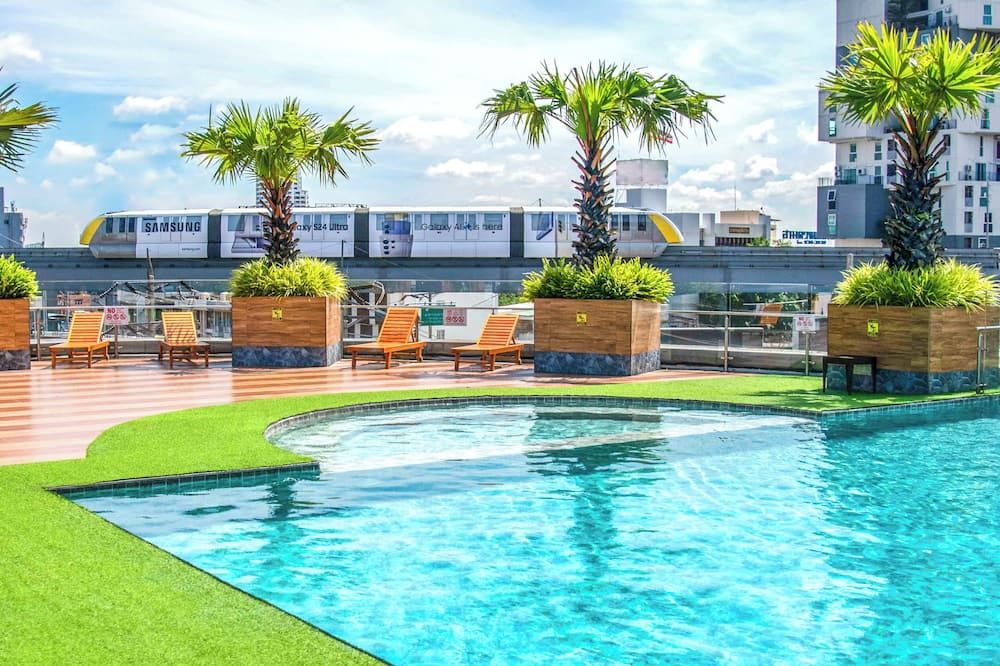 בריכה תמונה