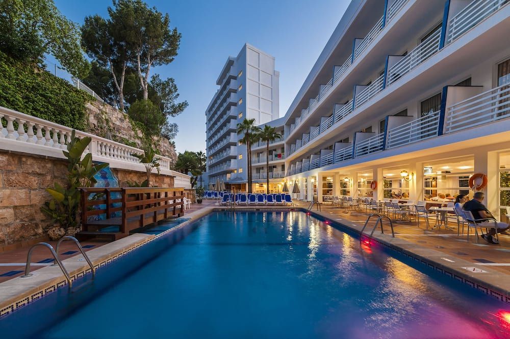 בריכה תמונה