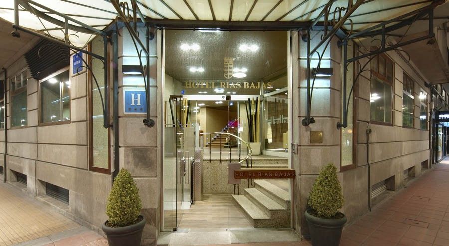 כניסה למלון