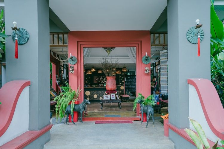 כניסה למלון