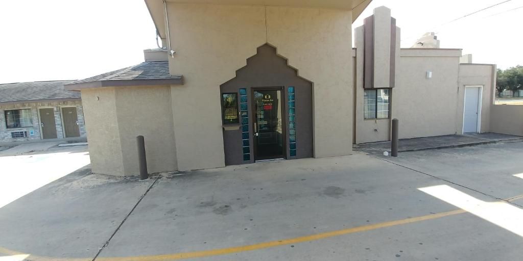 כניסה למלון