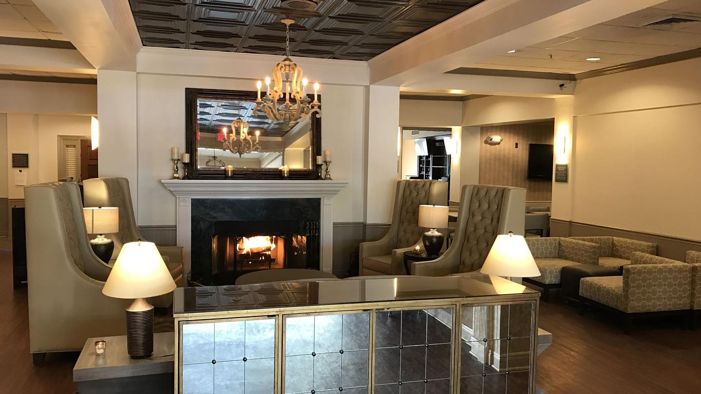 Richmond Inn & Suites