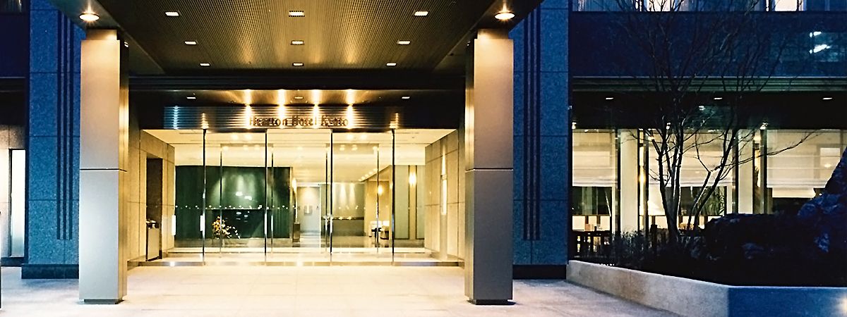 כניסה למלון