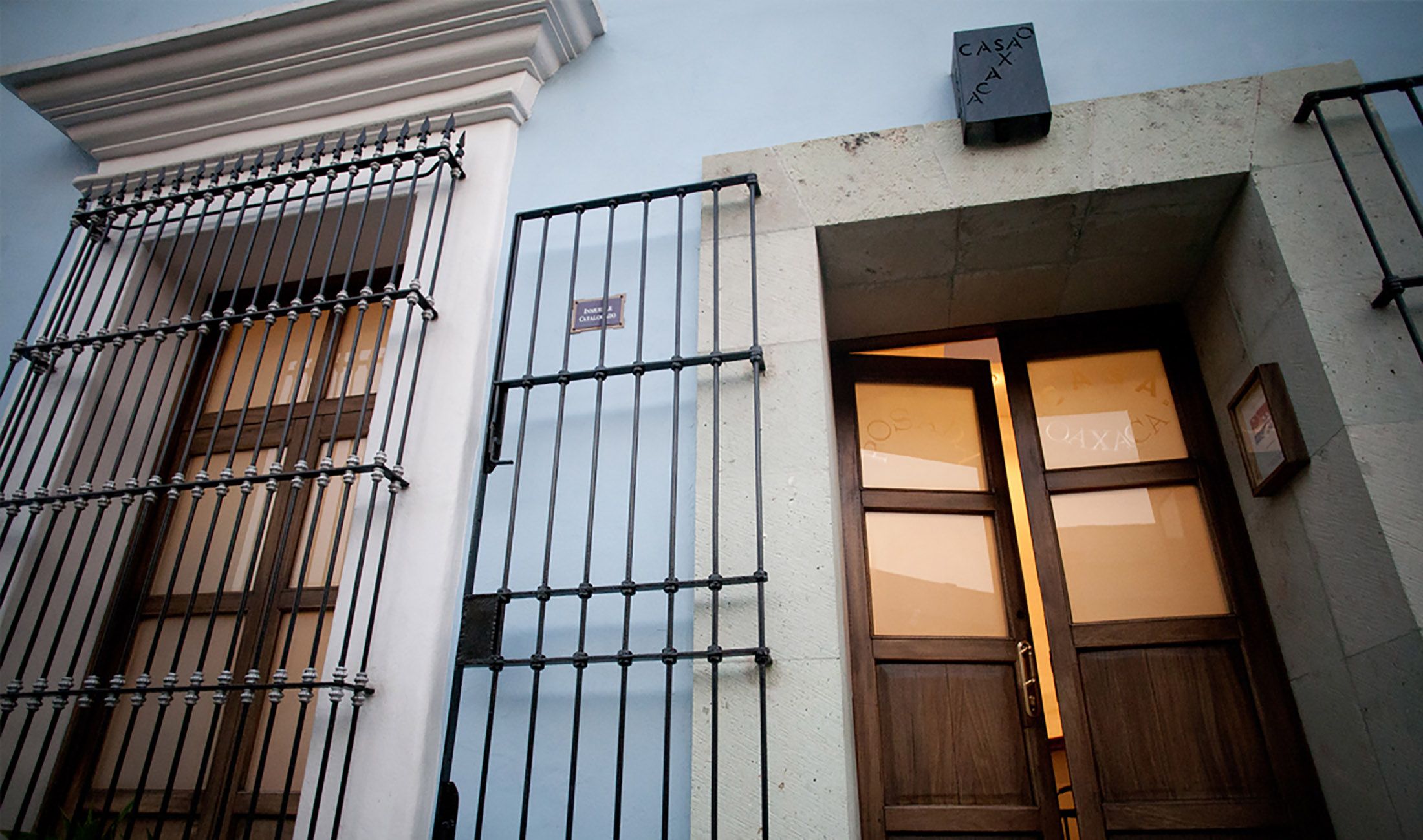 כניסה למלון