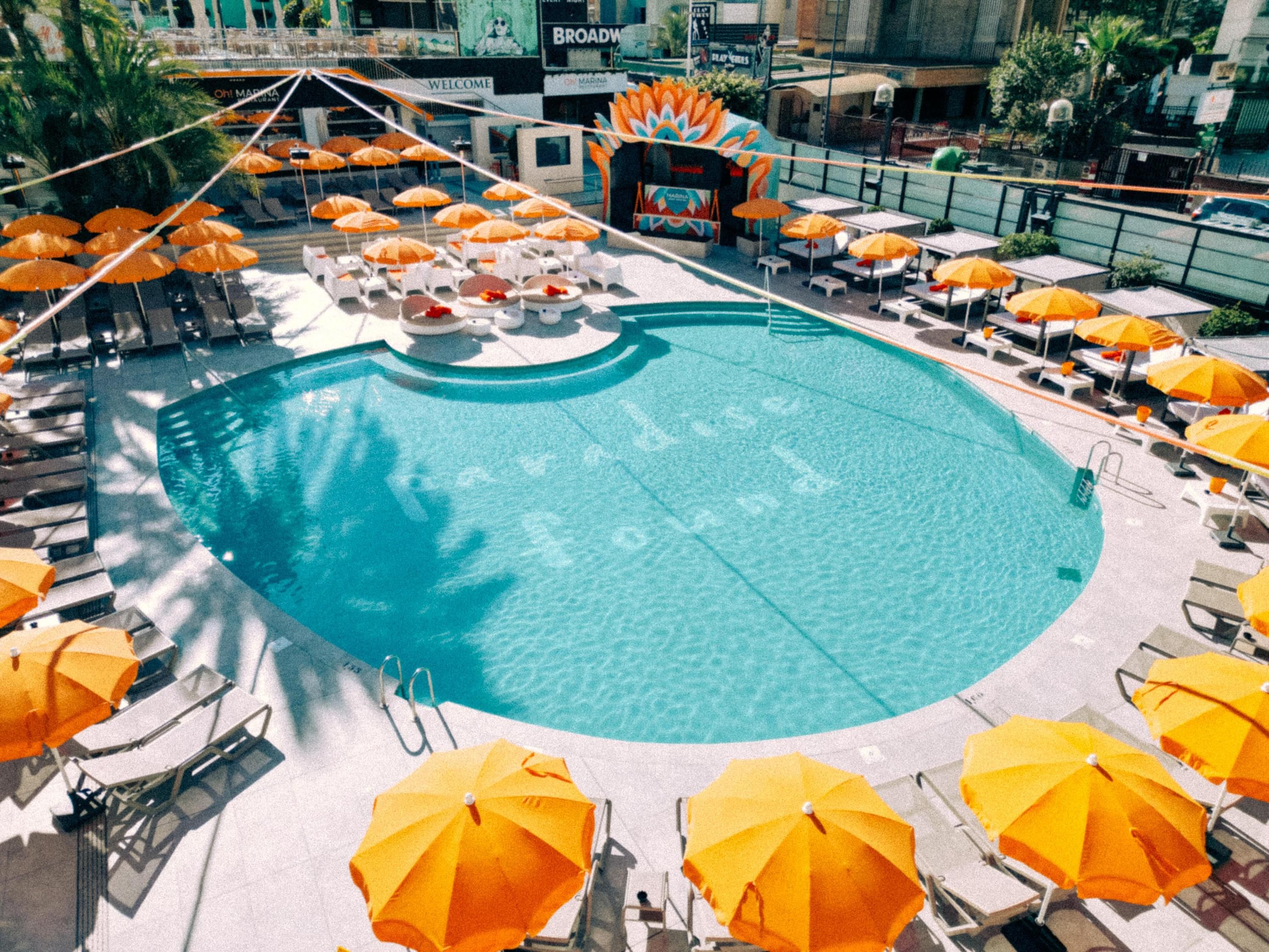 בריכה תמונה